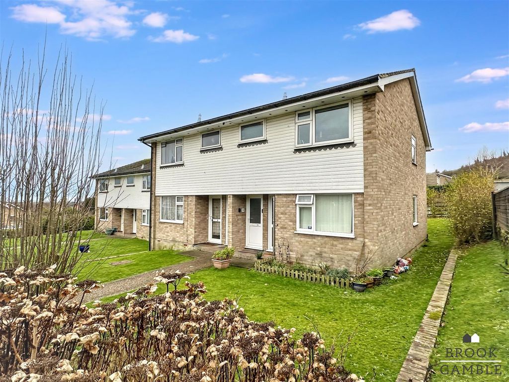 Property photo 1 of 18 01323 438506