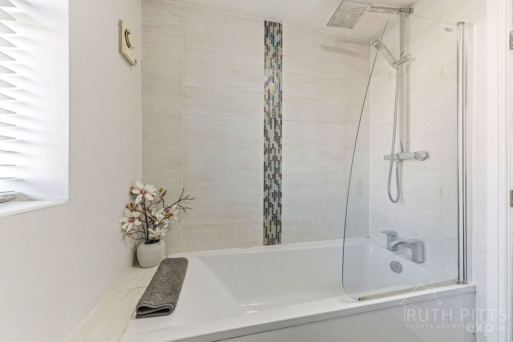 Additional image 22 of 4 bed detached house for saleGreenbank Close, Castleford WF10