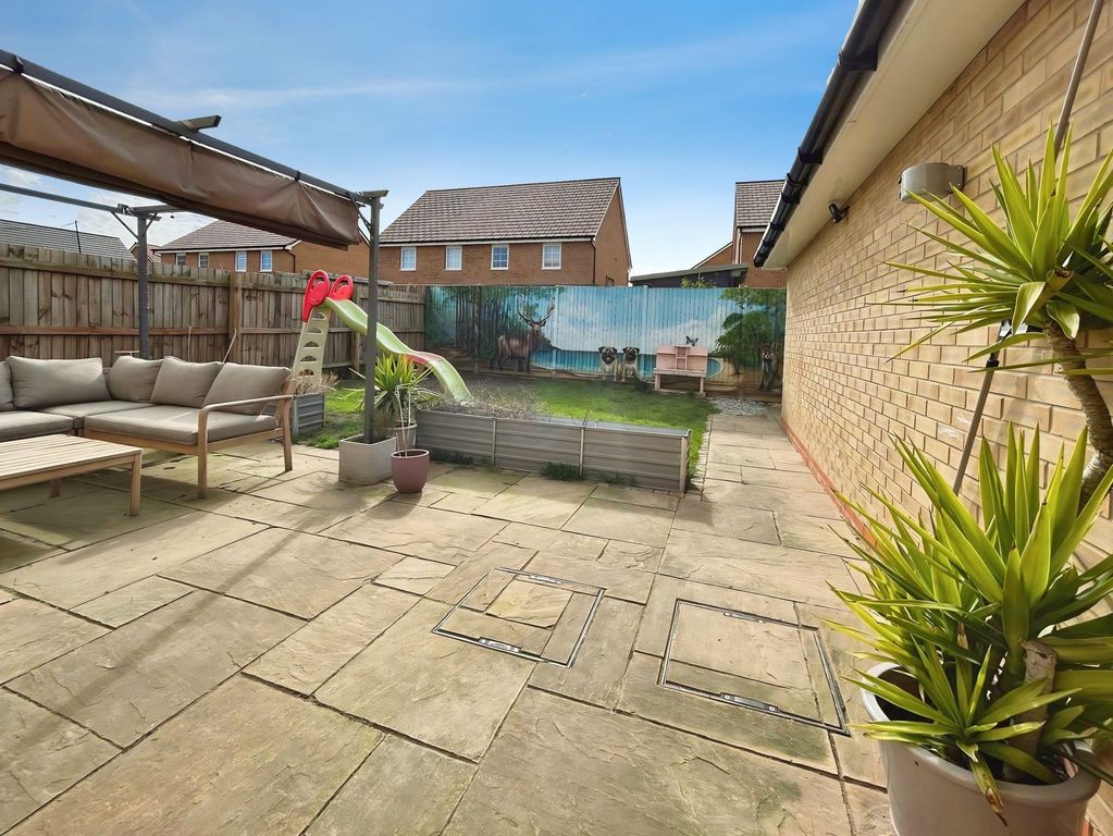 Property photo 2 of 21