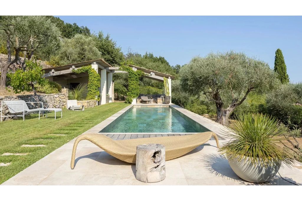 Property photo 2 of 21