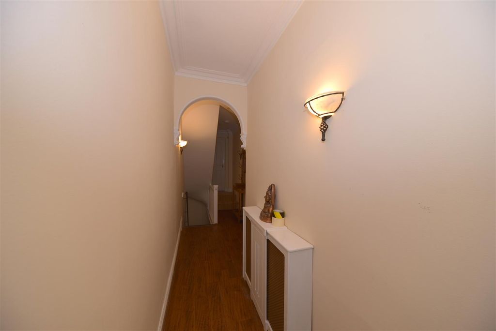 Property photo 3 of 18 Hall.Jpg