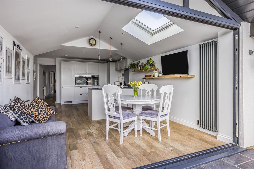 Property photo 3 of 25 52 Mill Road, Denmead-Porticomarketing-Soldby-66.J