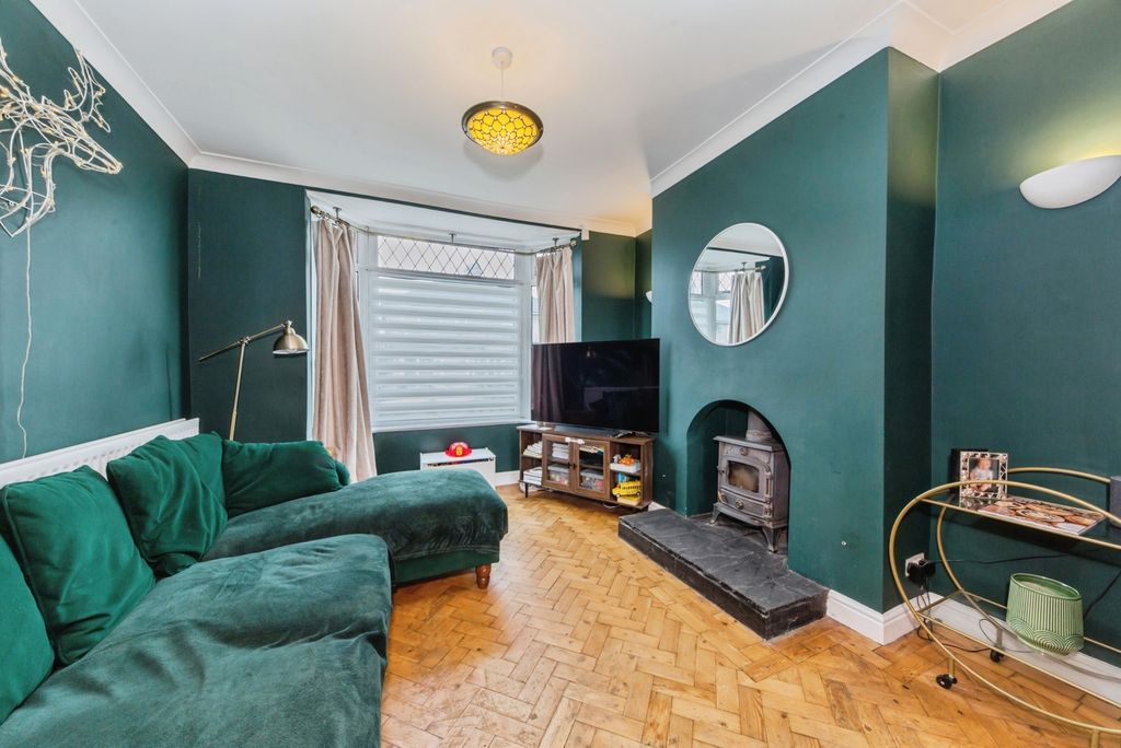 Property photo 2 of 20 Pbox-Img.Jpg