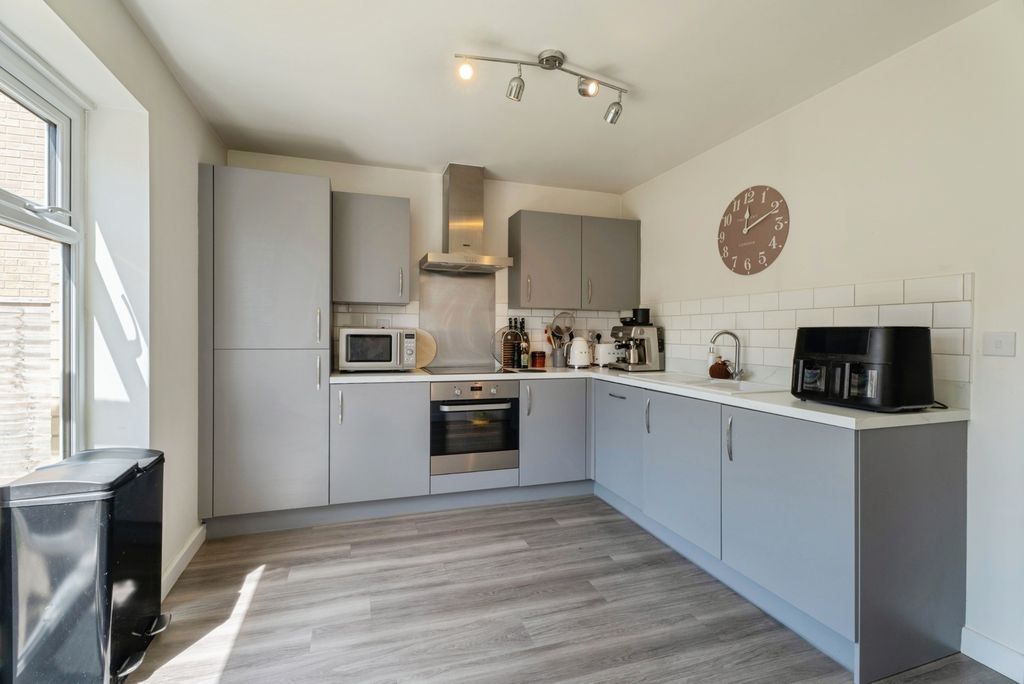 Property photo 2 of 20 Pbox-Img.Jpg