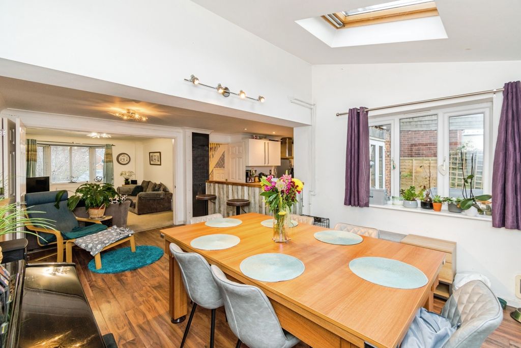 Property photo 2 of 18 Pbox-Img.Jpg