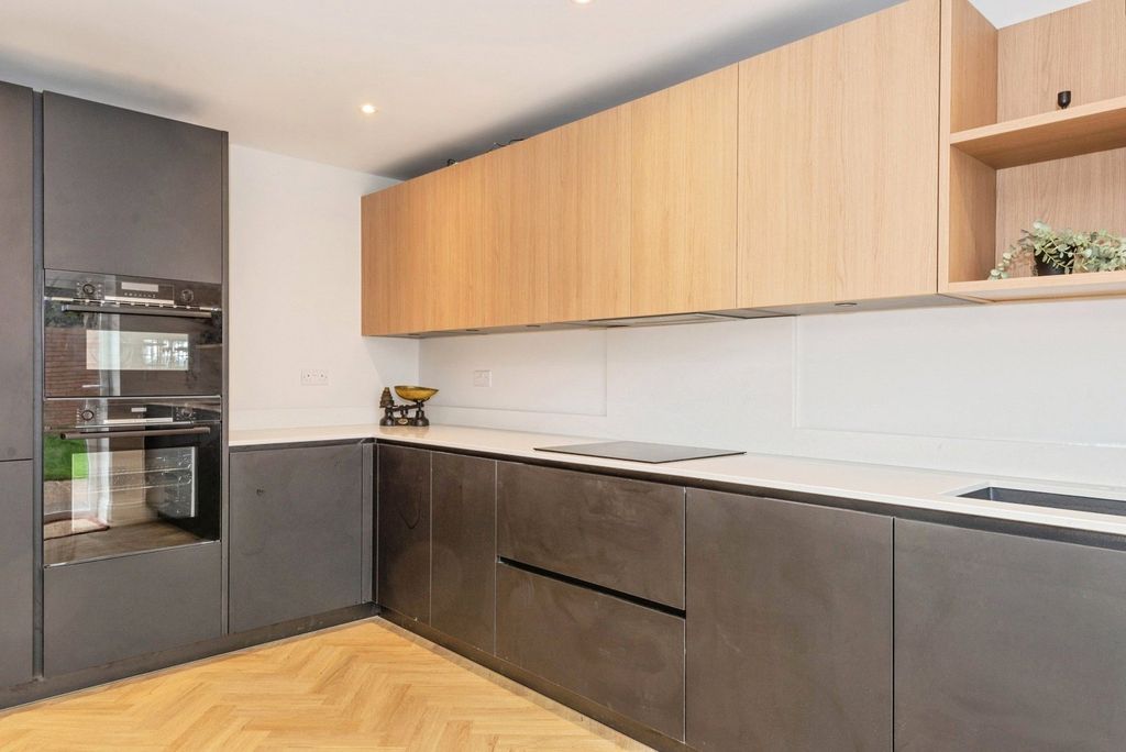 Property photo 2 of 17 Picture 2