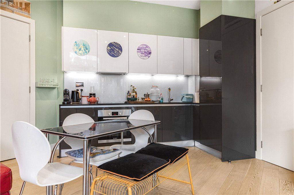 Property photo 3 of 20 Kitchen