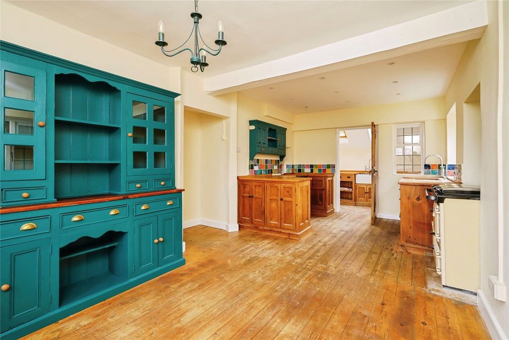 Property photo 2 of 12 Picture No. 29