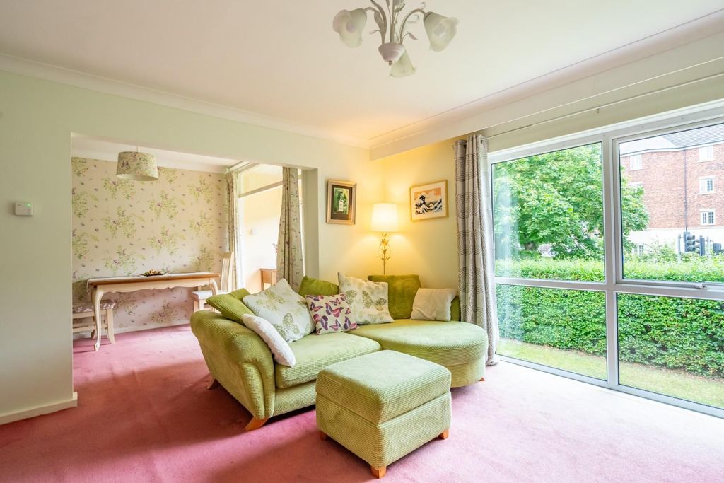 Property photo 3 of 17 Ashfield Court (7 Of 13).Jpg