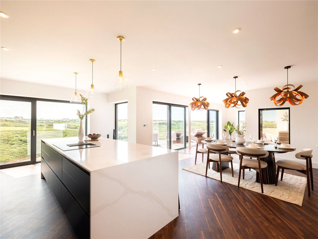 Property photo 3 of 26 Kitchen / Dining