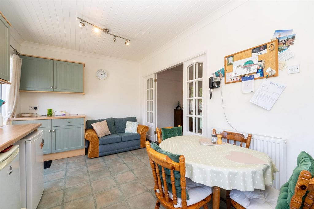 Property photo 2 of 22 Kitchen Diner