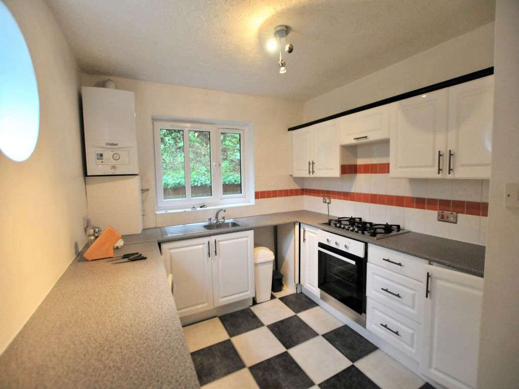 Property photo 2 of 5 Kitchen