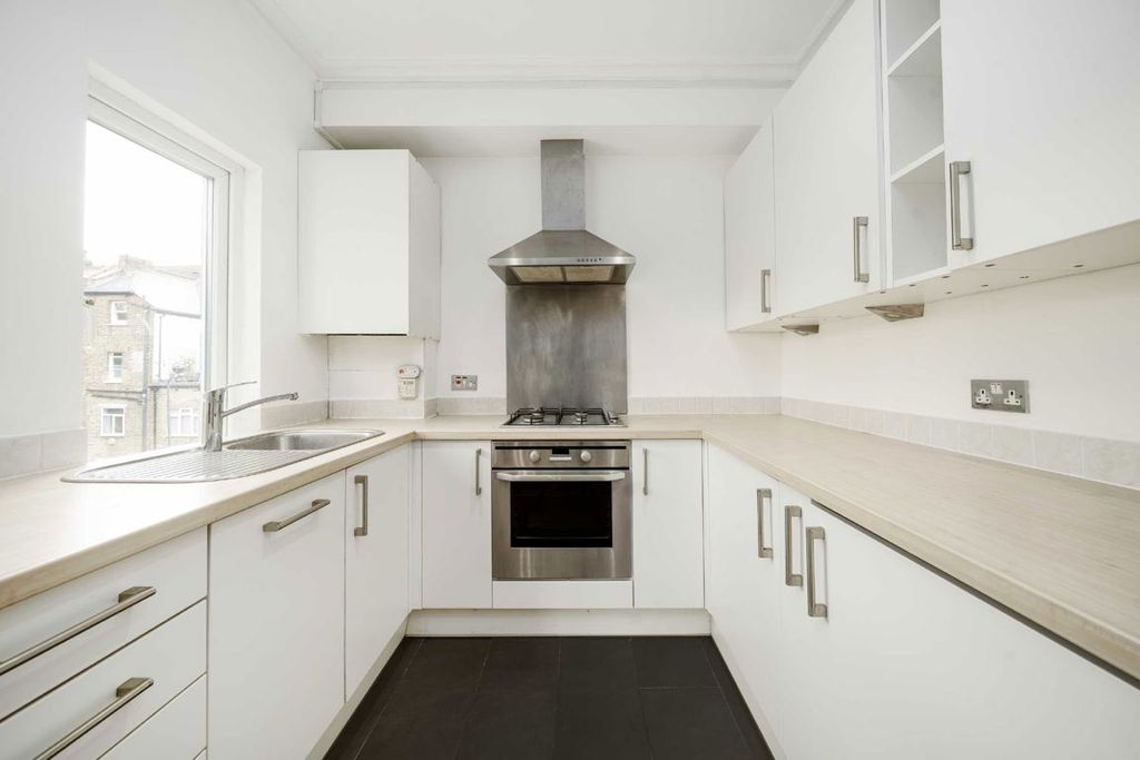 Property photo 2 of 5