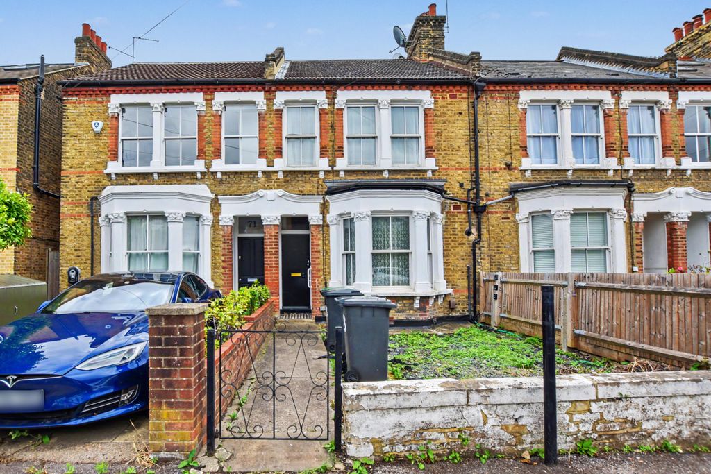 Property photo 1 of 12 Flat B, 73 Effingham Road, Lee, London, Se12 8Nt