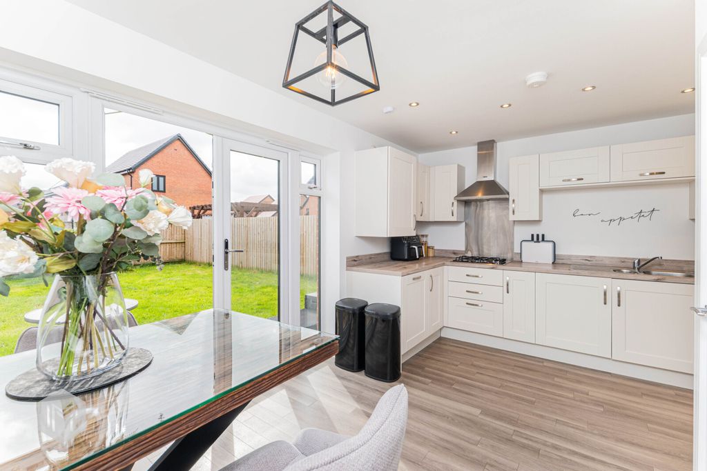 Property photo 3 of 20 Picture No. 17