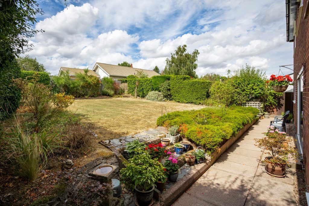 Property photo 2 of 25