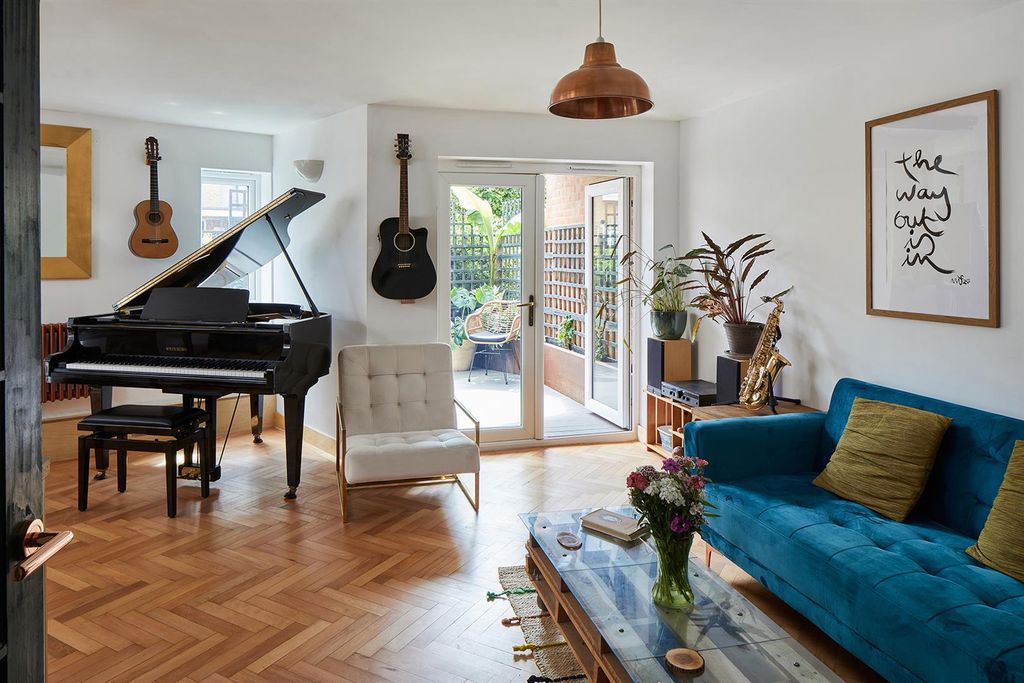 Property photo 1 of 20 Linden Grove 1.Jpg