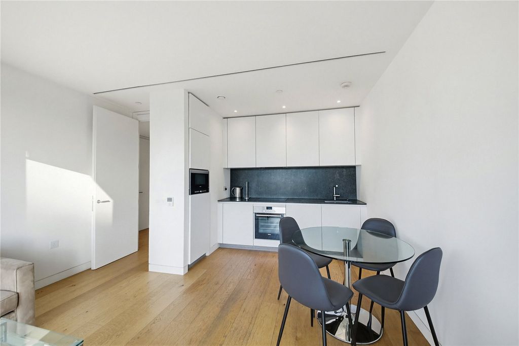 Property photo 3 of 8 Picture No. 13