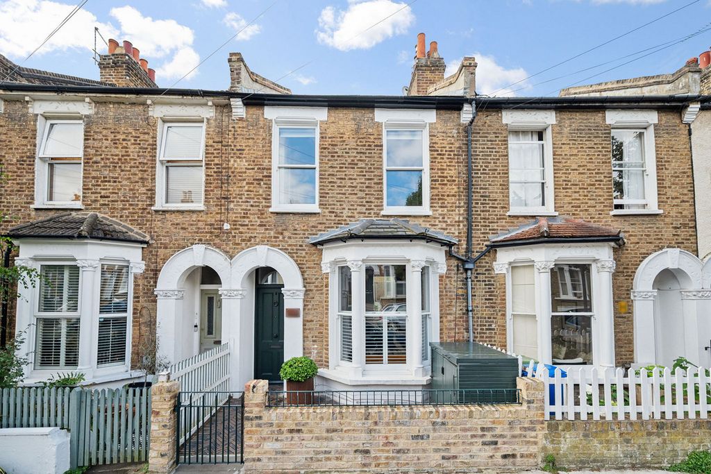 Property photo 1 of 24