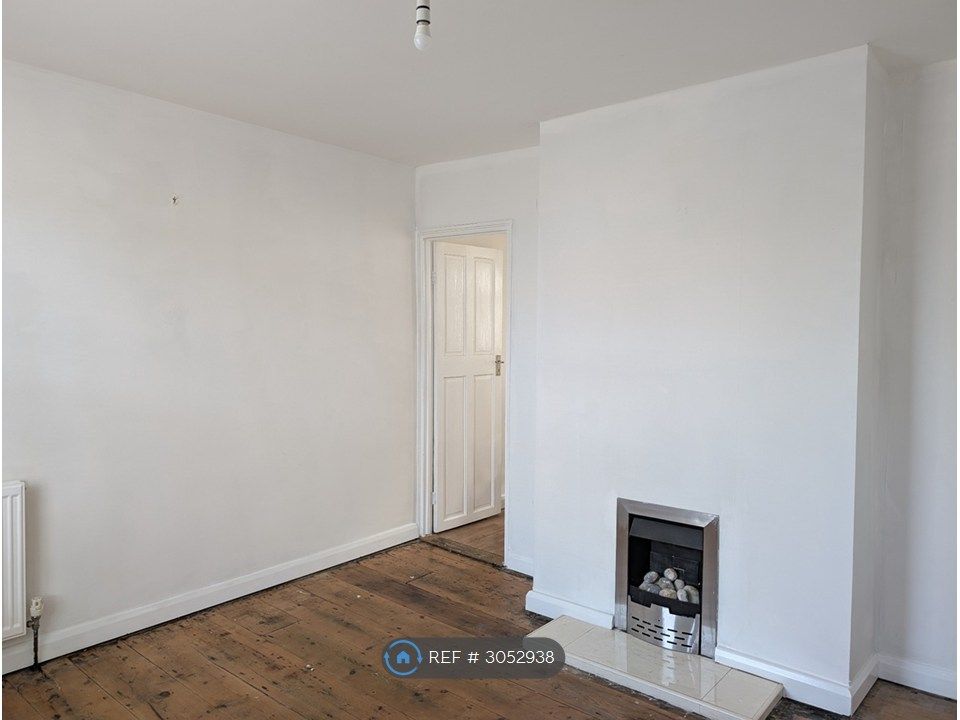 Property photo 3 of 13 Sitting Room - 3