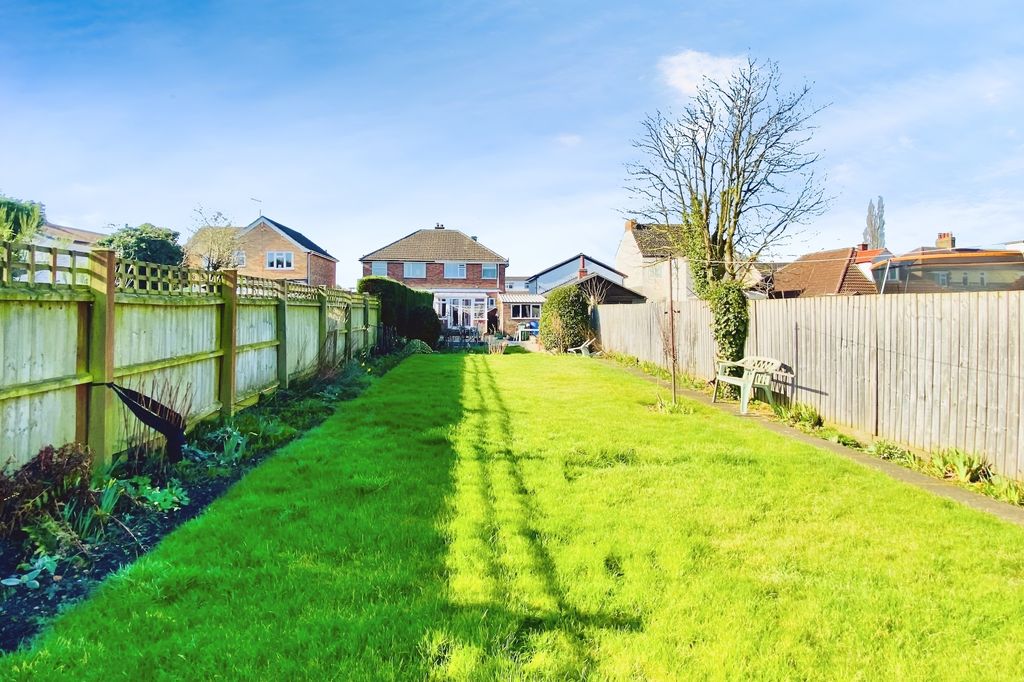 Property photo 2 of 23