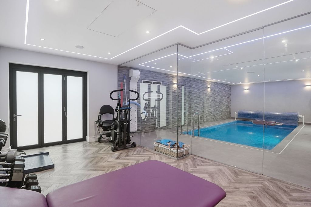Property photo 2 of 31 Gym