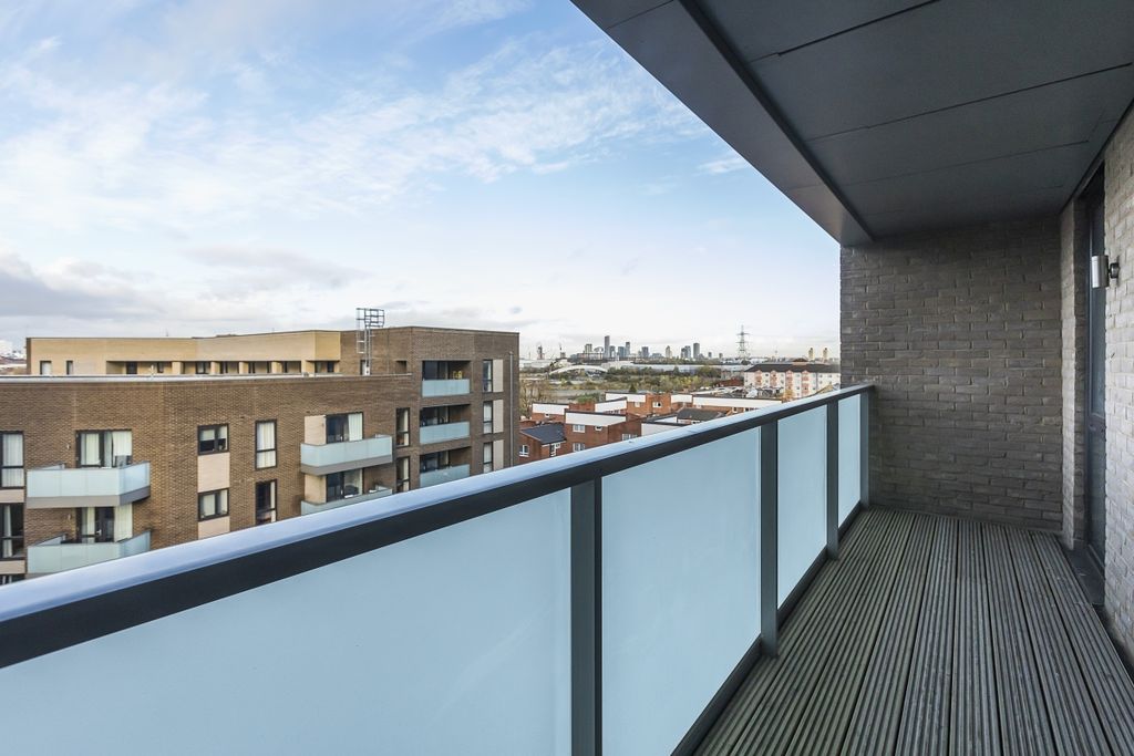 Property photo 3 of 18 Balcony