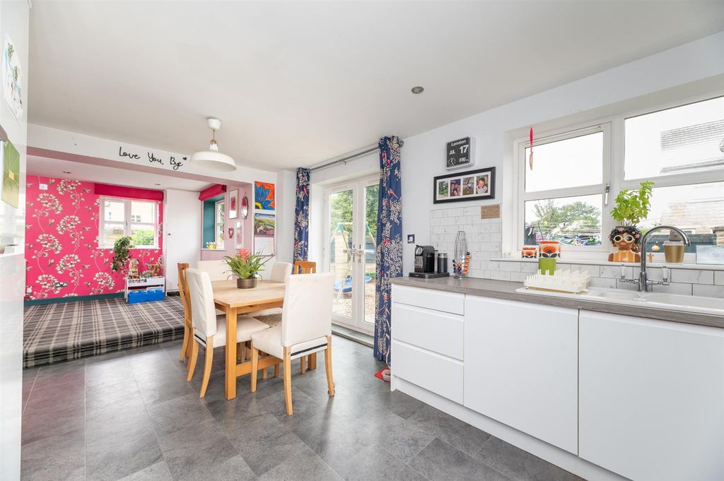 Property photo 2 of 32 Dining Kitchen