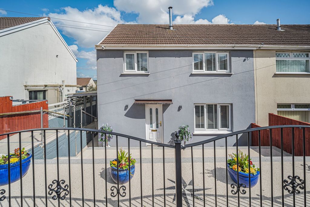 Property photo 1 of 36