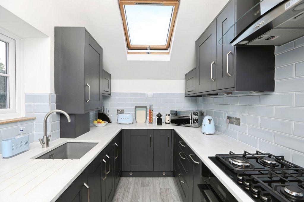 Property photo 2 of 17 Kitchen