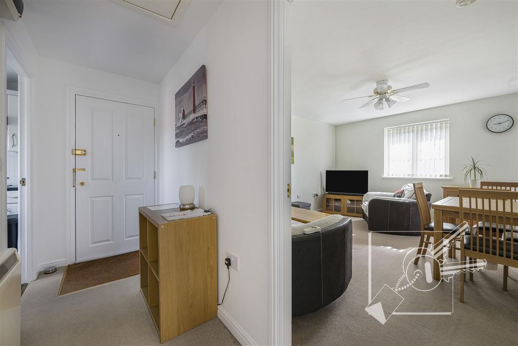 Property photo 3 of 36 Hall