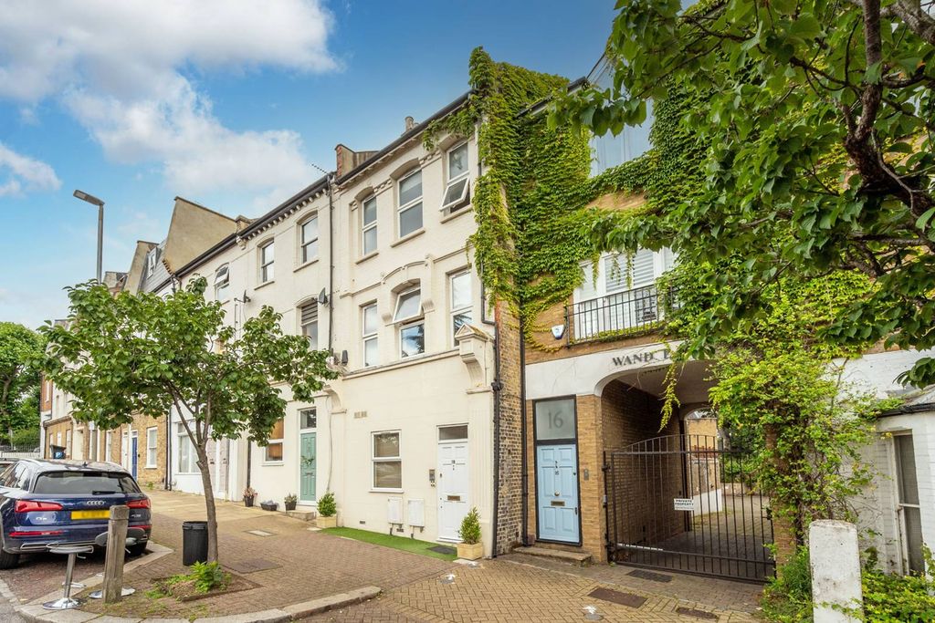 Property photo 1 of 6