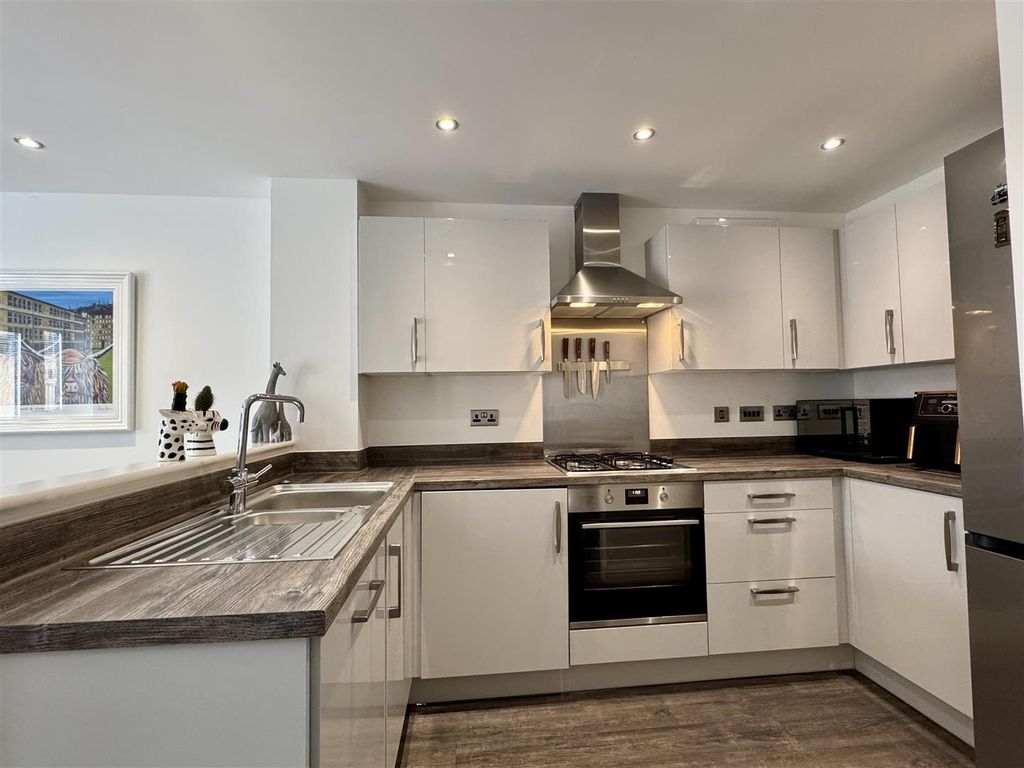 Property photo 2 of 33 Open Plan Kitchen Dining Room