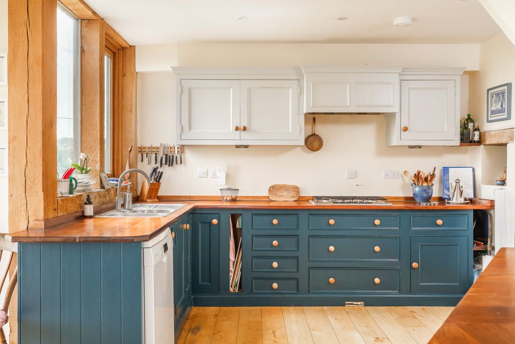 Additional image 12 of 4 bed country house to rentBarnhill Road, Ridge BH20