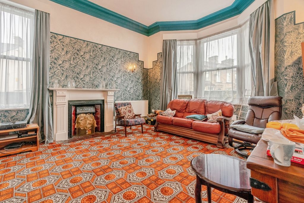 Property photo 2 of 26 Pbox-Img.Jpg