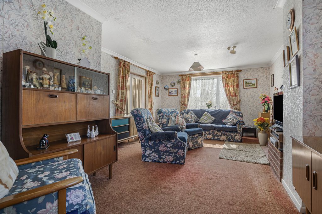 Property photo 3 of 21