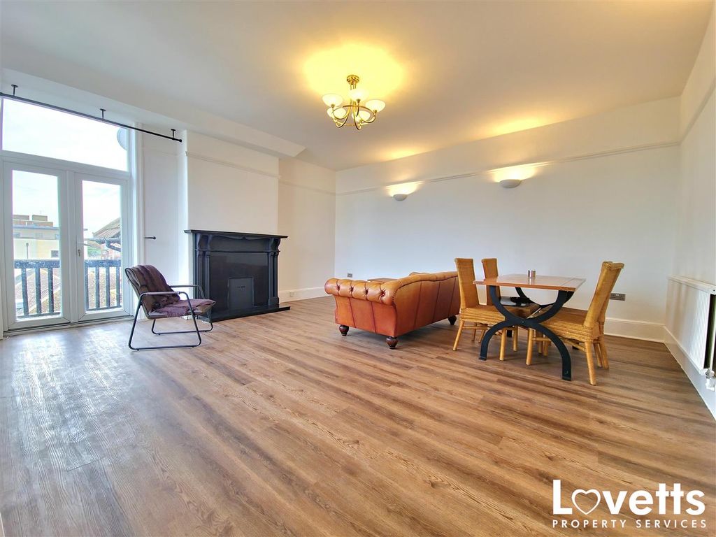 Property photo 1 of 20 Living Room