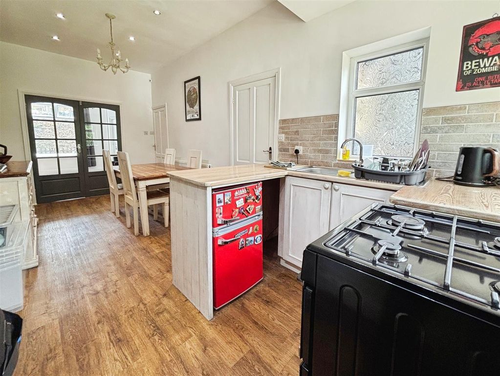 Property photo 3 of 18 Kitchen/Diner