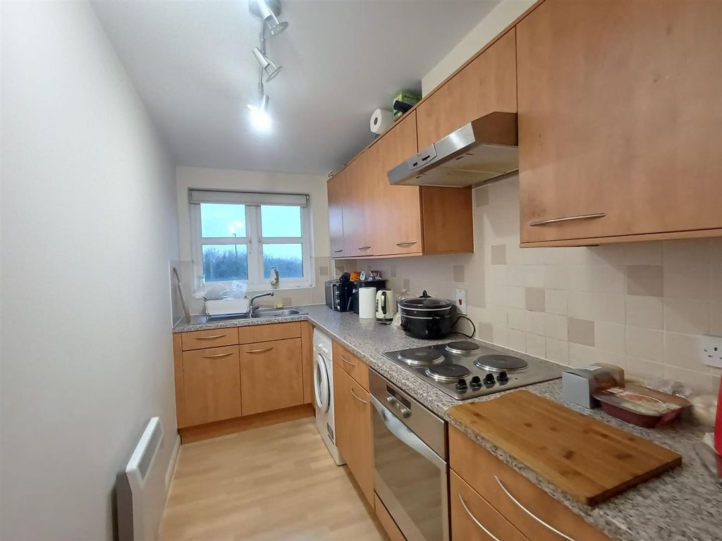 Property photo 2 of 9 Kitchen.Jpg