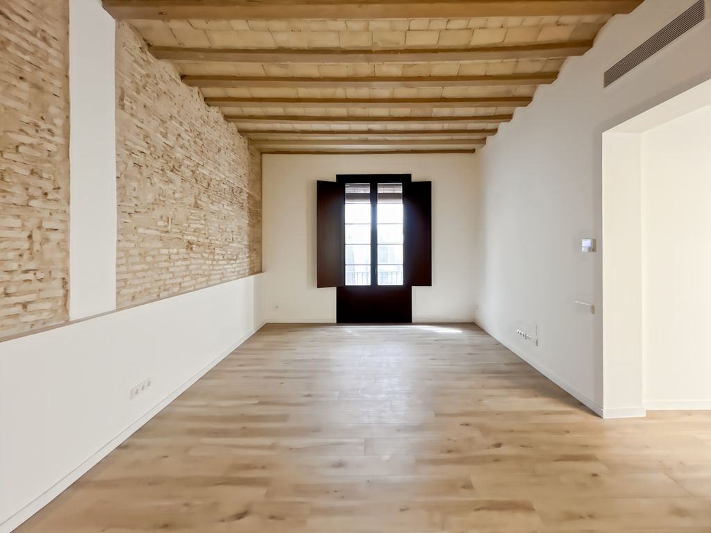 Property photo 2 of 31