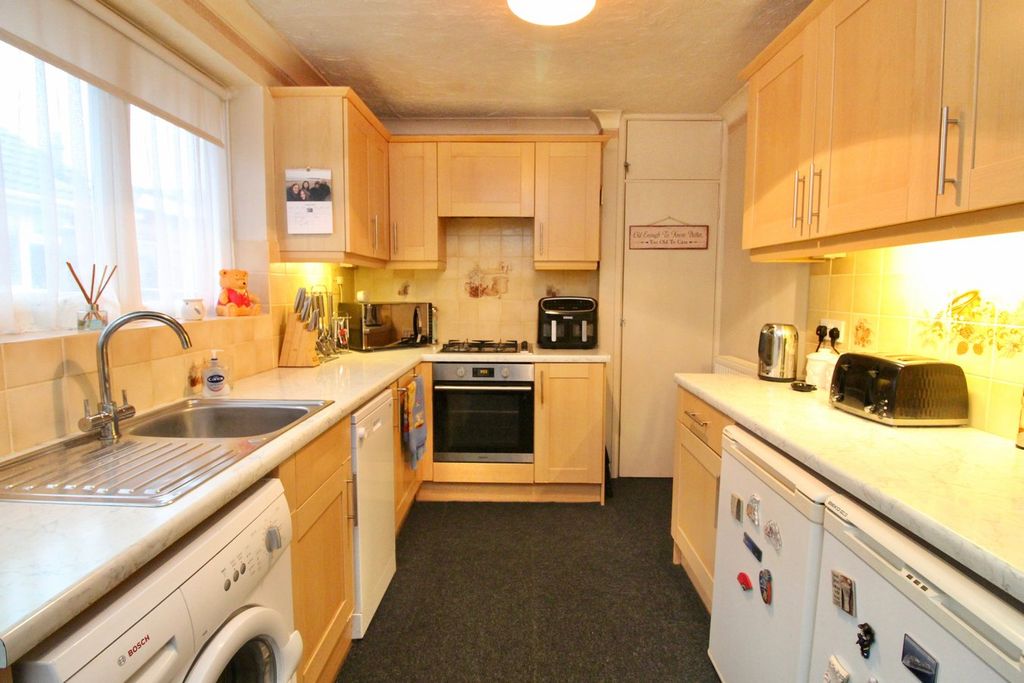 Property photo 2 of 14