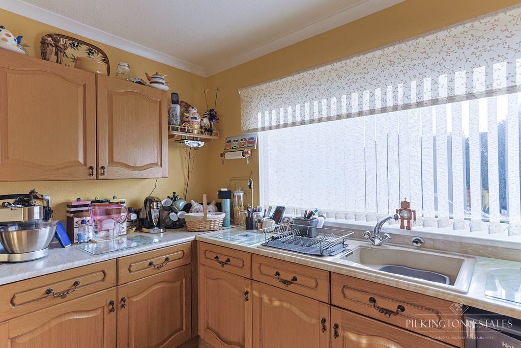 Property photo 3 of 16 4633905