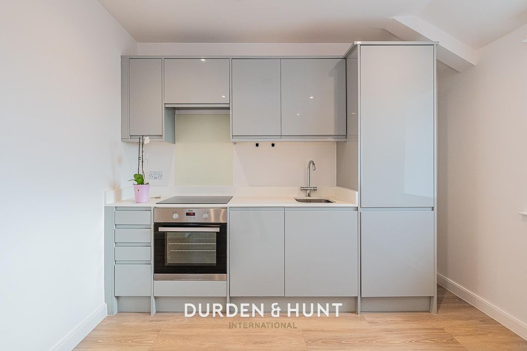 Property photo 3 of 10 Pelham-6.Jpg