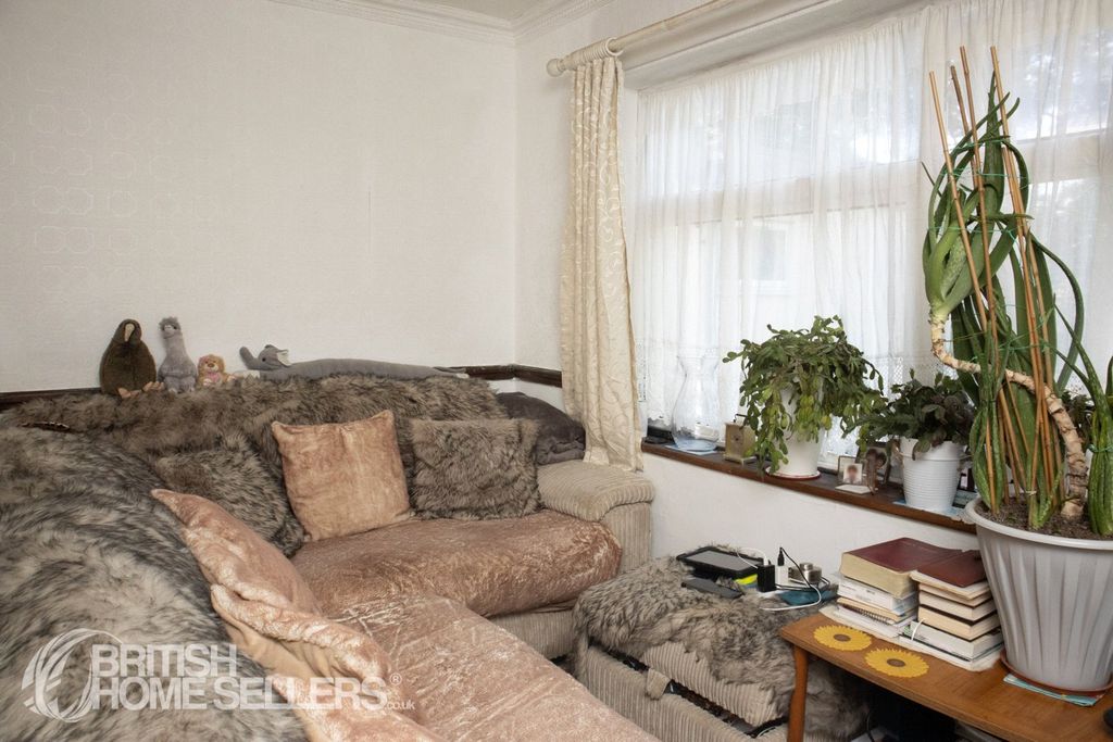 Property photo 2 of 9 2