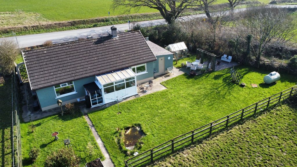 Property photo 3 of 32