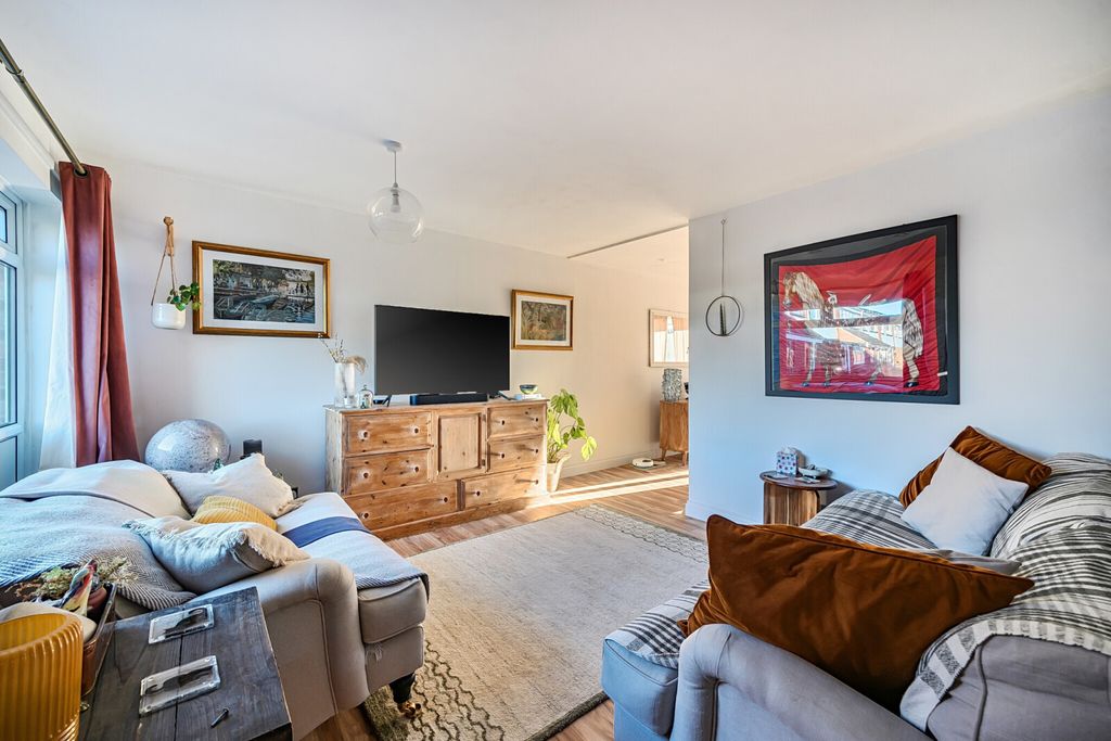 Property photo 2 of 14 Picture No. 28