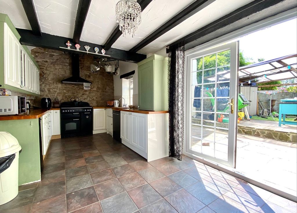 Property photo 3 of 16