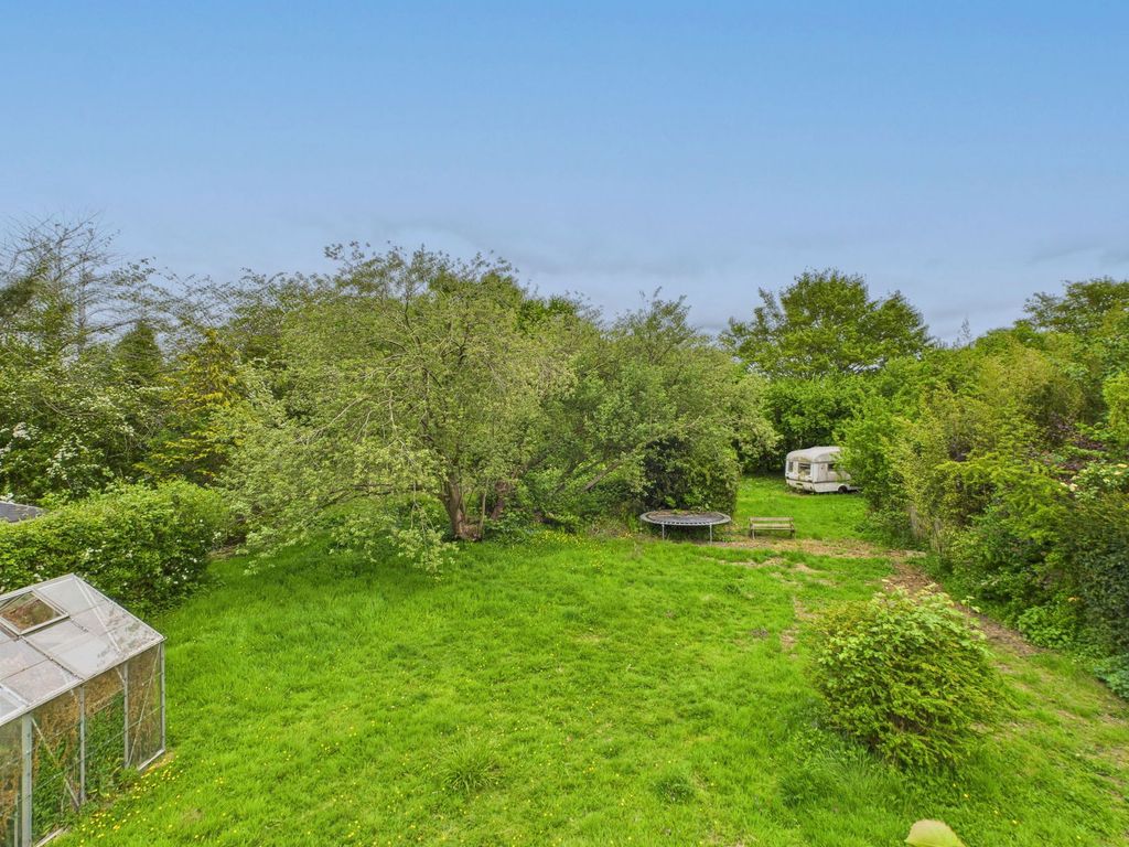 Property photo 2 of 21