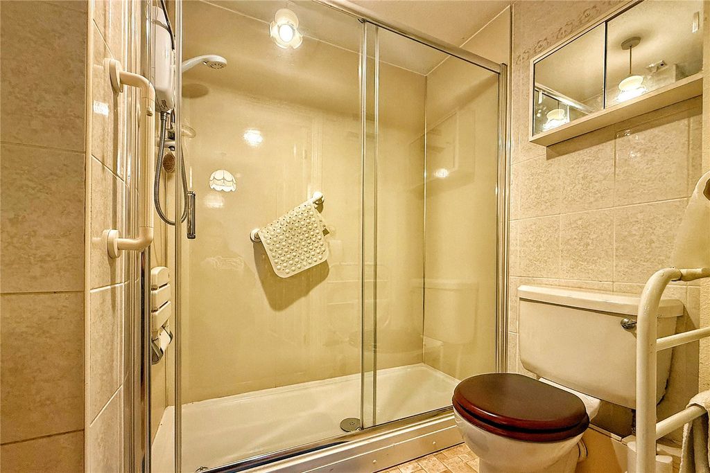Additional image 10 of 2 bed flat for salePegasus Court, Bury Road, Rochdale, Greater Manchester OL11