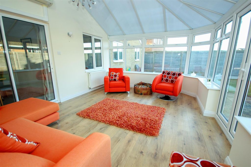 Property photo 3 of 21 Conservatory1.Jpg